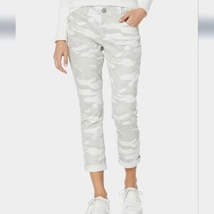 Democracy AB Technology Camo Cropped Pants Sz 6